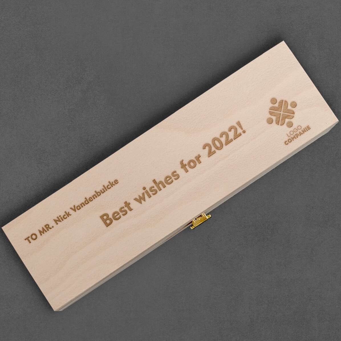 Personalised wine box with logo and message