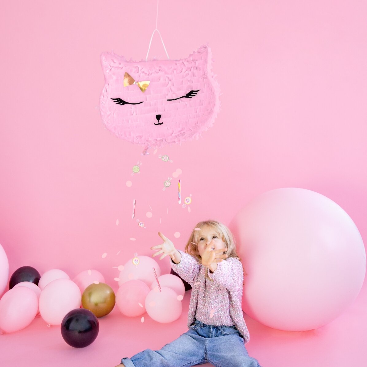 Ozdoba – piñata w kształcie kota