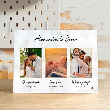 Spersonalizowana ramka na zdjęcia na biurko z 3 zdjęciami i napisem – „Our love story”