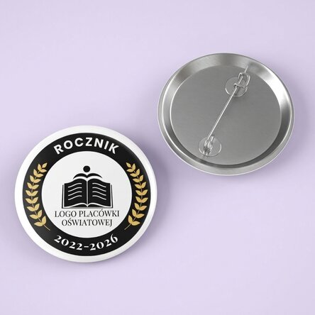 Spersonalizowana plakietka z napisem i logo z okazji ukończenia studiów
