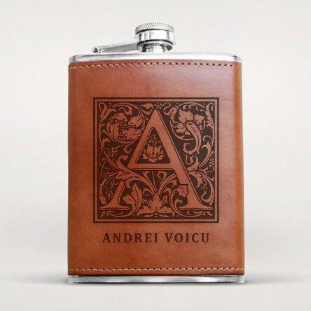 Leather-covered pocket flask personalised with text - Monogram and name