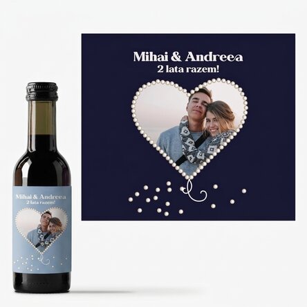 Mała buteleczka wina z personalizowanym zdjęciem w kształcie serca z perłowym wykończeniem