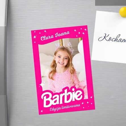 Magnes 10 x 15 cm z własnym zdjęciem i napisem – Barbie