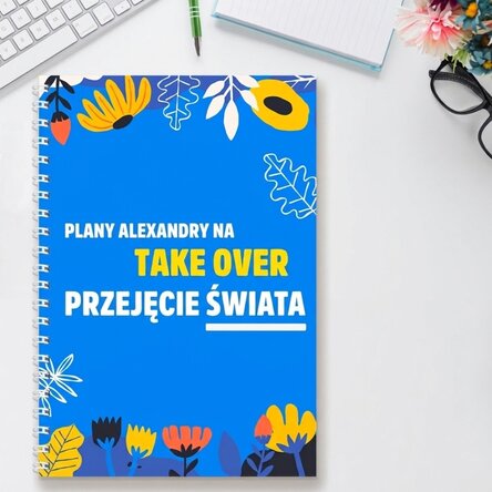 Spersonalizowany notatnik z napisem – „Take over the world”