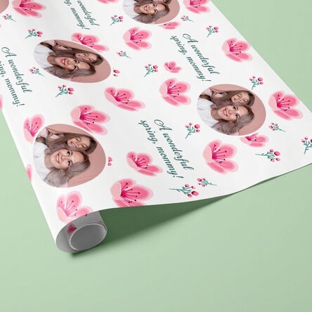 Papier do pakowania prezentów z własnym zdjęciem i napisem – Wiosna