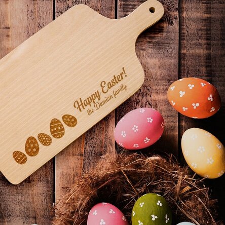 Customised chopping board - Easter egg
