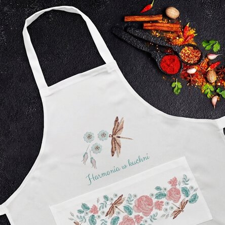 Indywidualnie dobrana kolekcja z napisem – Harmonia w kuchni
