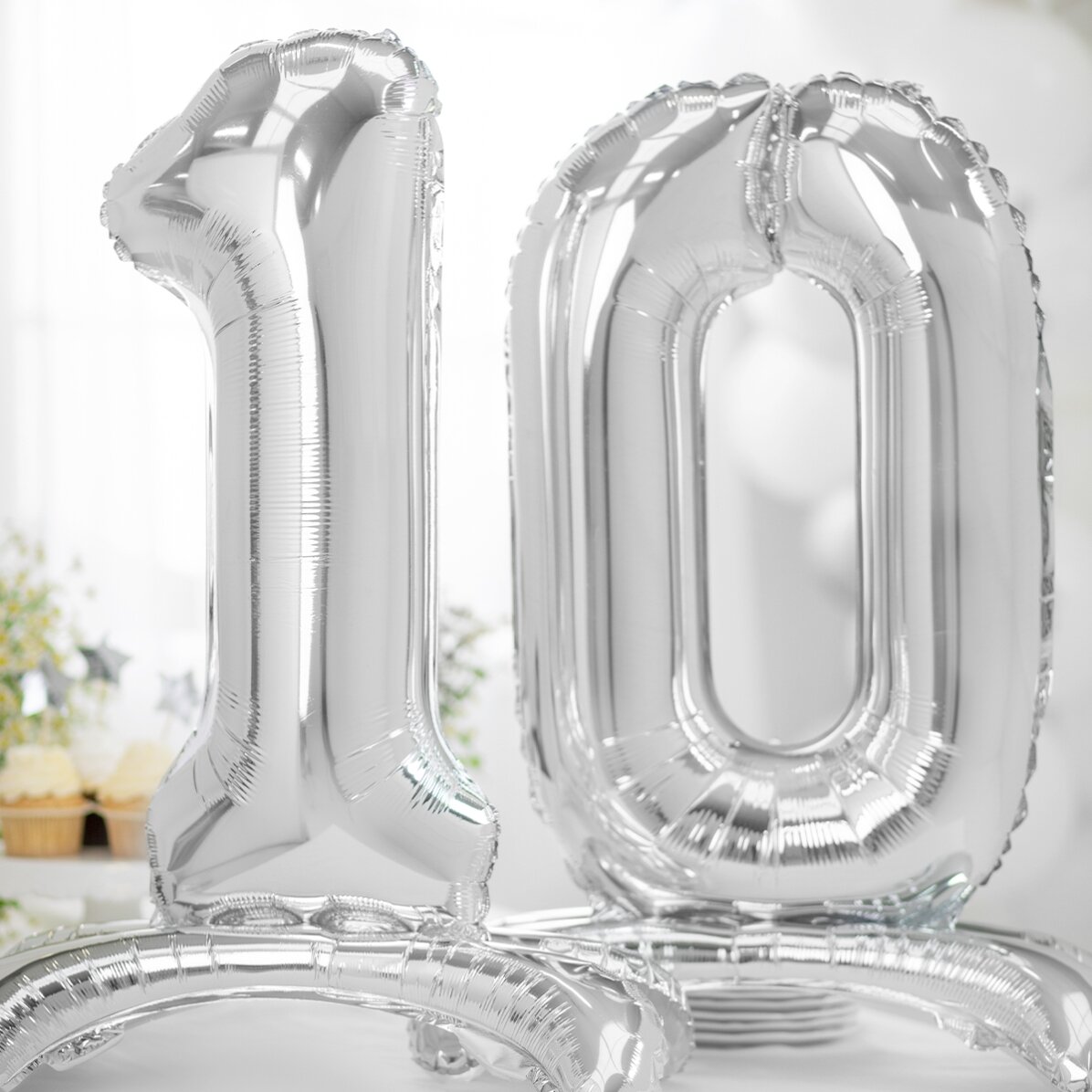 Balony – srebrne cyfry o średnicy 70 cm z podstawką