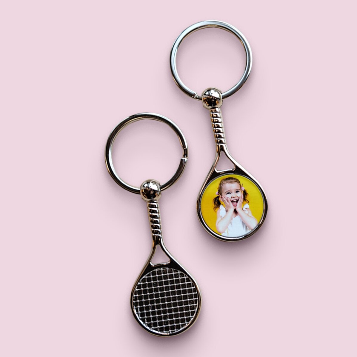 Breloc w kształcie rakiety tenisowej z personalizowanym zdjęciem – Happy
