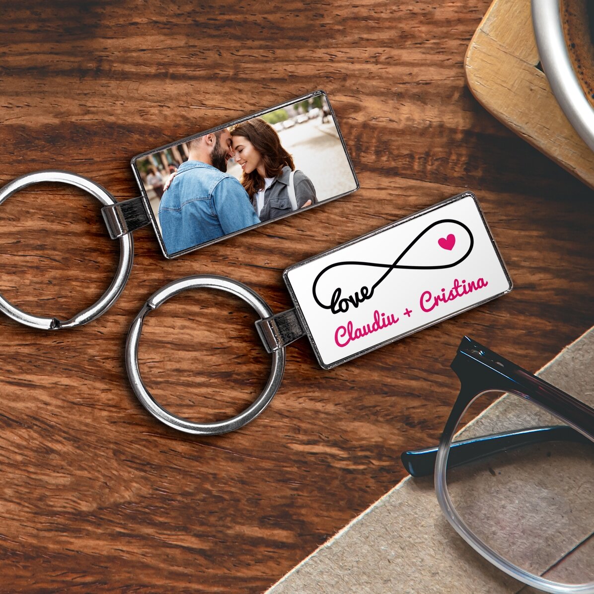 Spersonalizowany brelok ze zdjęciem i napisem – model „infinity love”