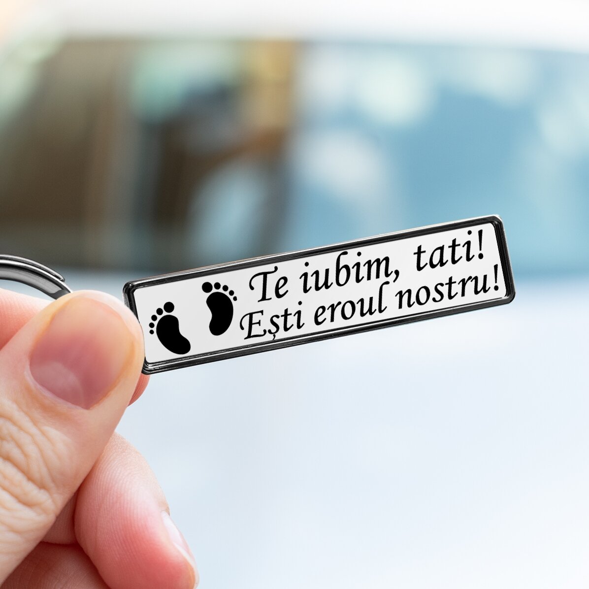 Breloc – replika tablicy rejestracyjnej z indywidualnym numerem i napisem