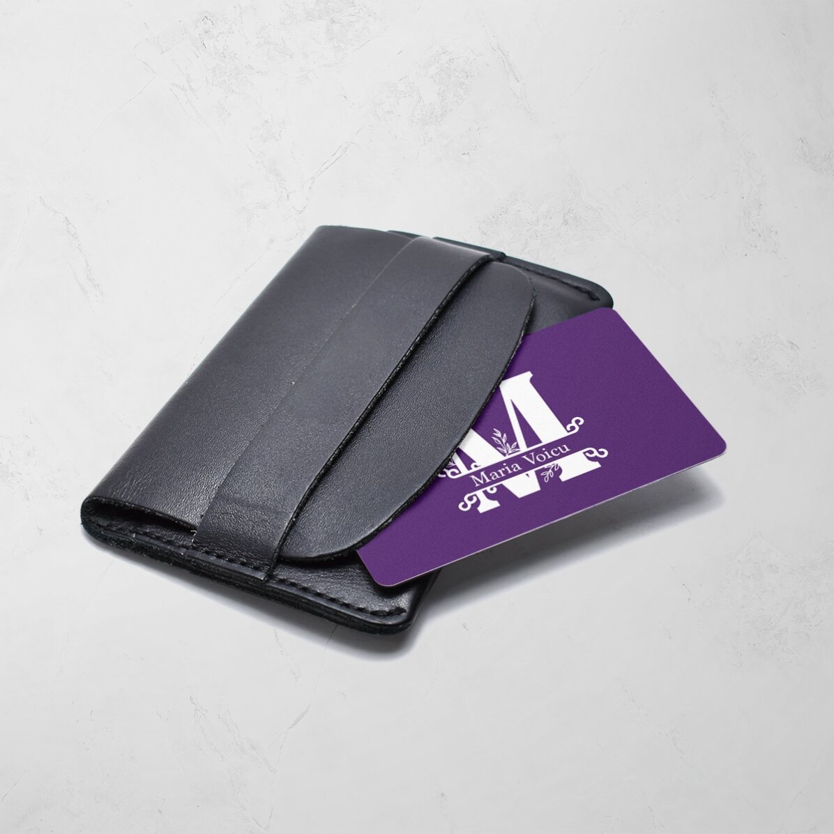 Spersonalizowana wizytówka aluminiowa, dwustronna, ze zdjęciem, napisem i kodem QR – Monograma