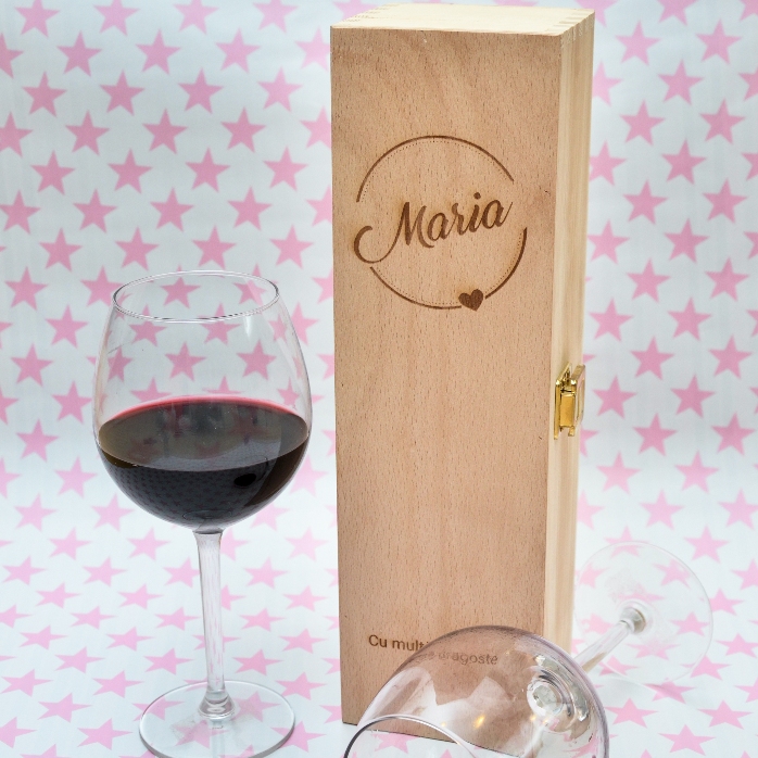 Personalised wine box with name and text
