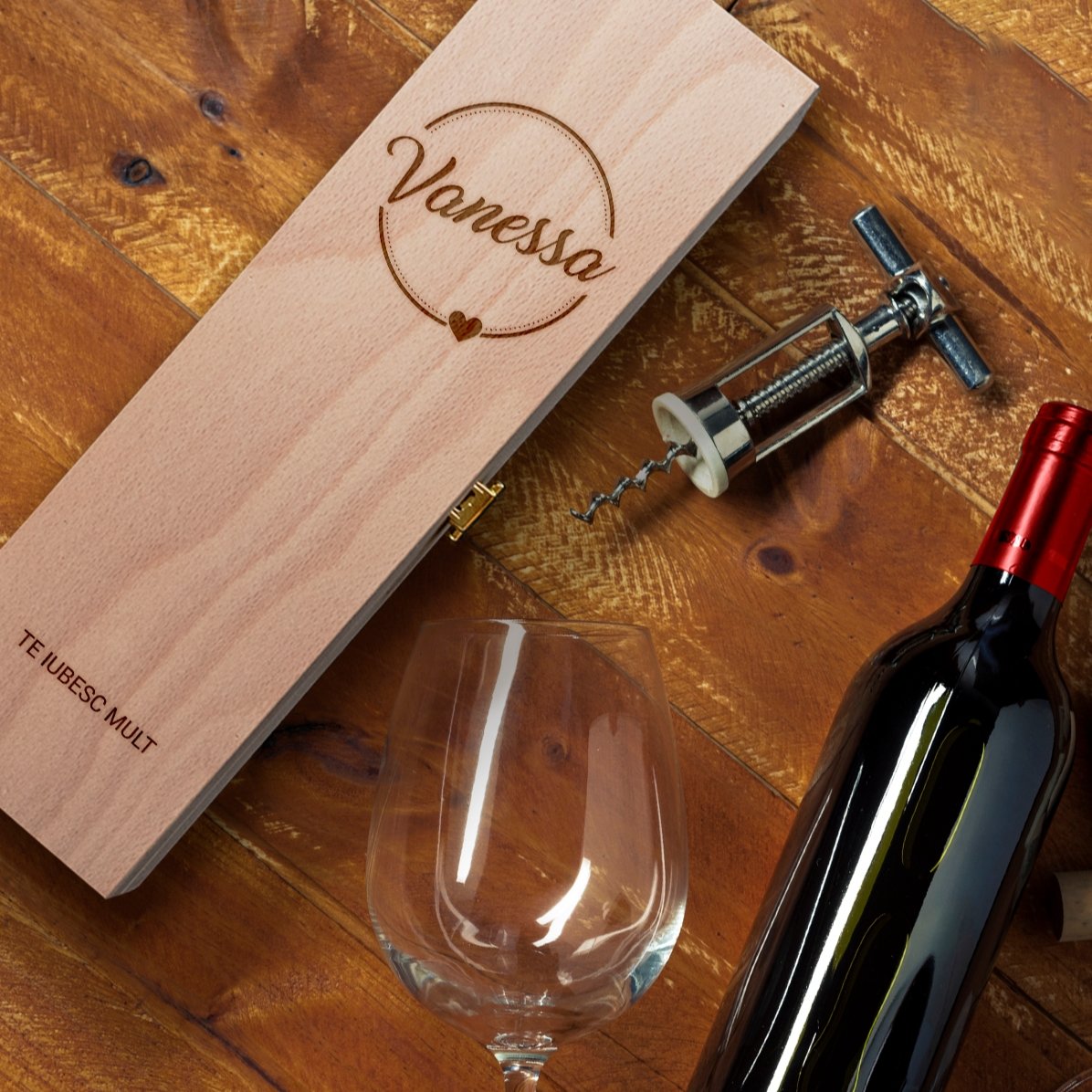 Personalised wine box with name and text