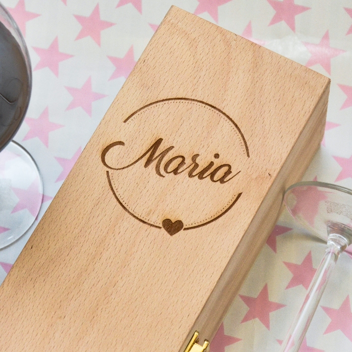 Personalised wine box with name and text
