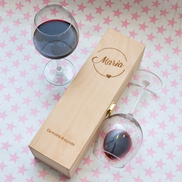Personalised wine box with name and text