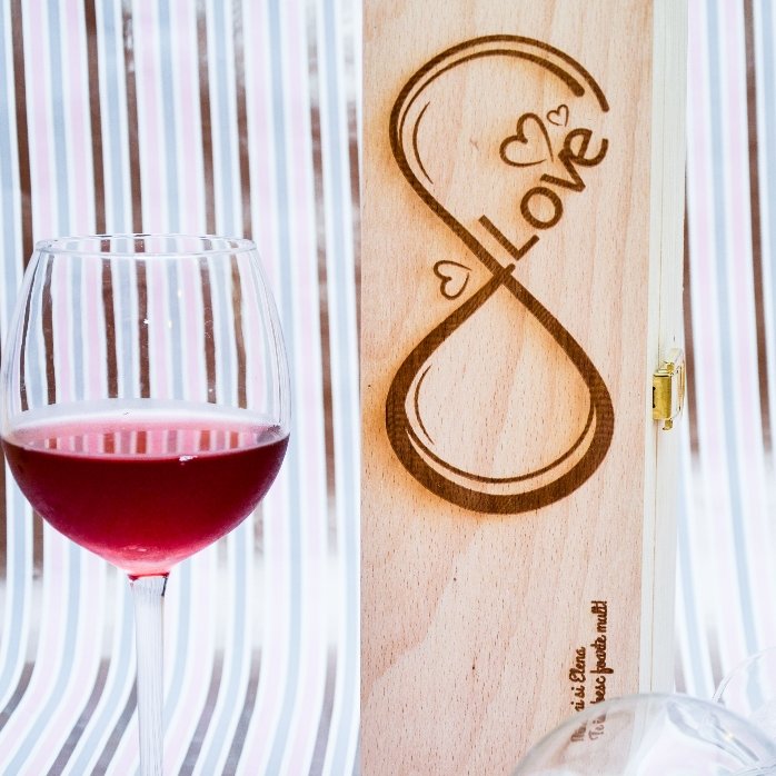 Spersonalizowane pudełko na wino – Infinite Love
