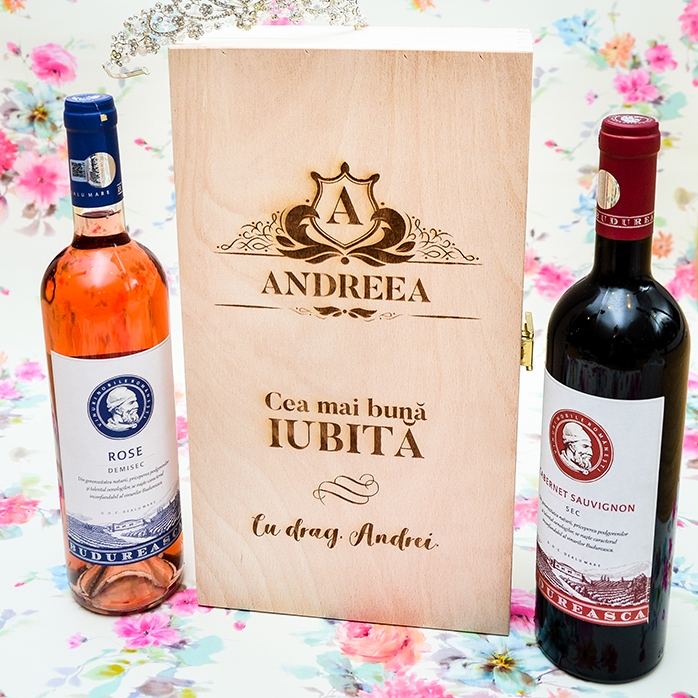 Spersonalizowane pudełko na wino na dwie butelki – model „Vintage Name”