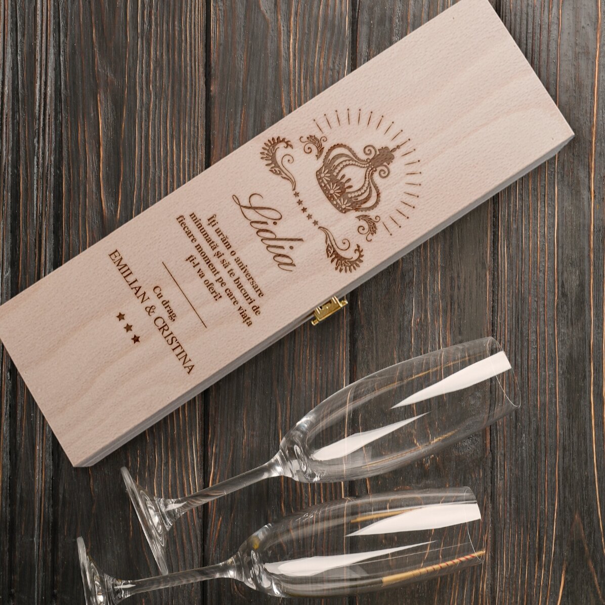 Personalised sparkling wine box with text - Crown