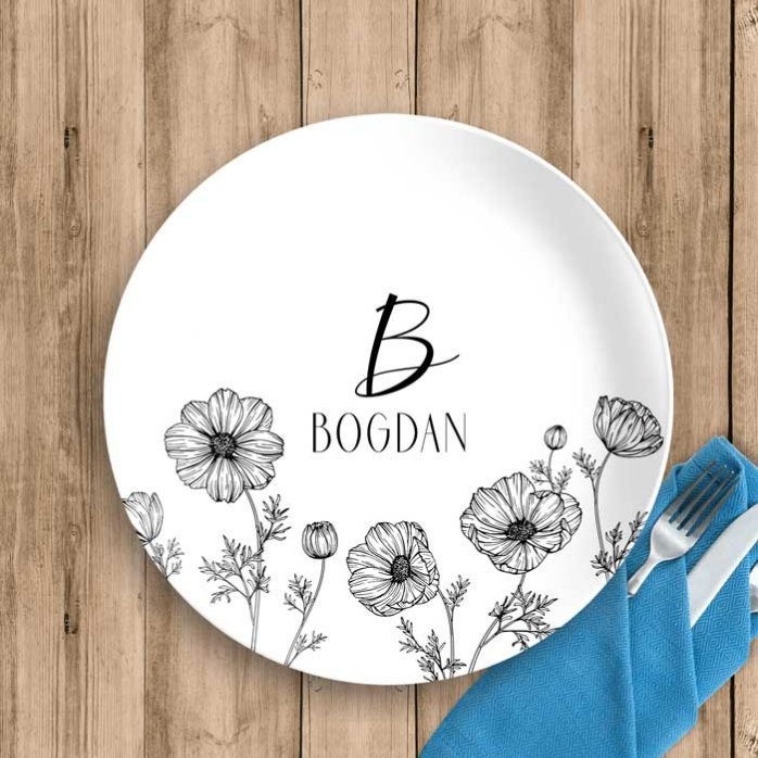 Spodek z inicjałem i napisem – Flowers