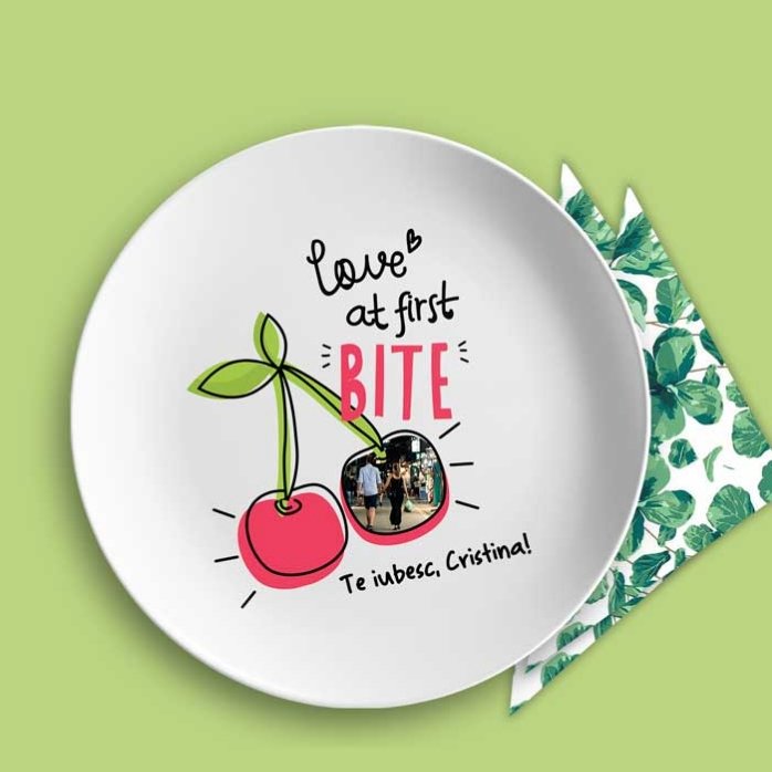 Personalised plate with photo and text - Love at first bite