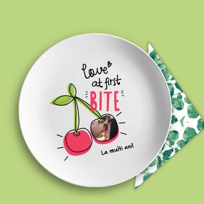 Personalised plate with photo and text - Love at first bite