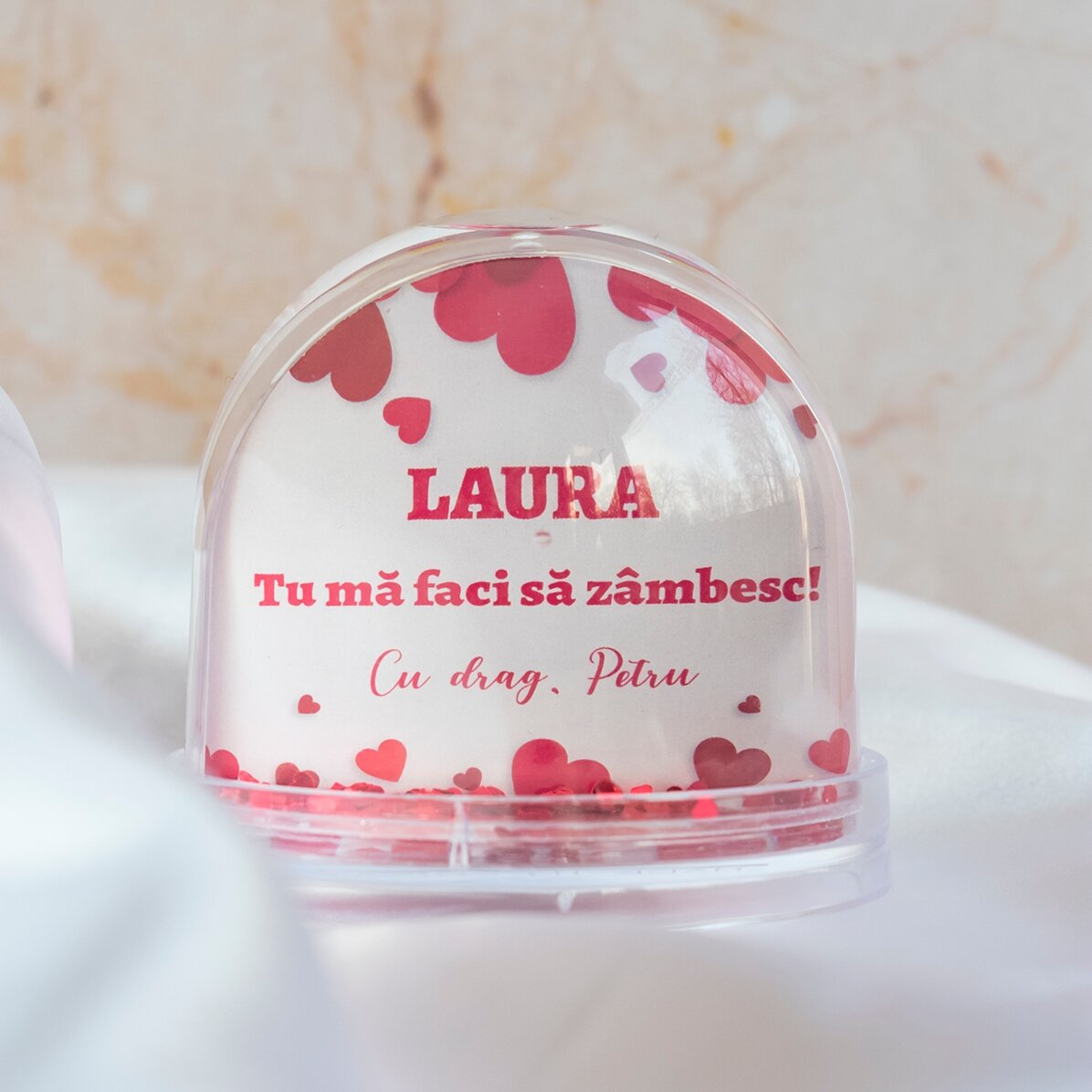 Spersonalizowana kula biurkowa ze zdjęciem i napisem – „You make me smile”
