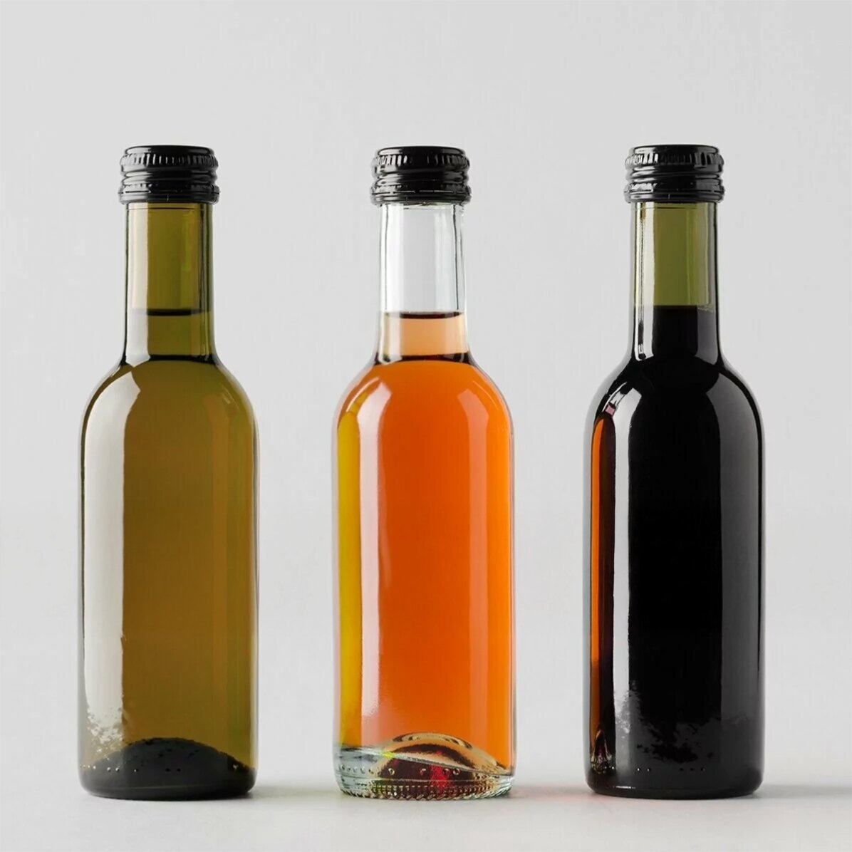 Mini wine bottle personalised with text - Save the date
