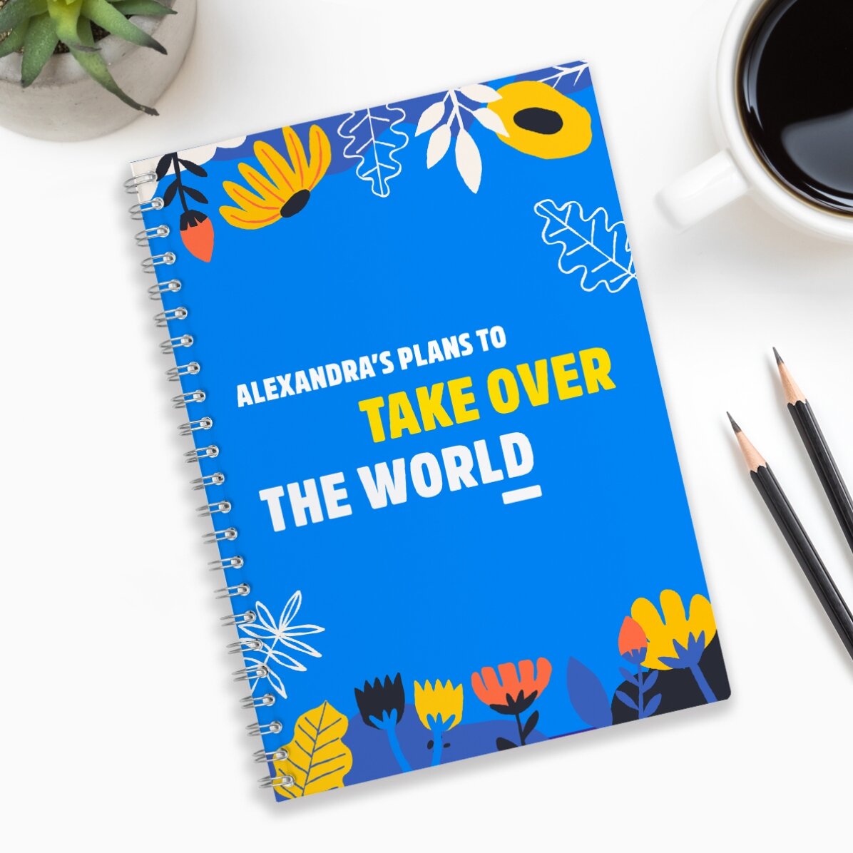 Spersonalizowany notatnik z napisem – „Take over the world”