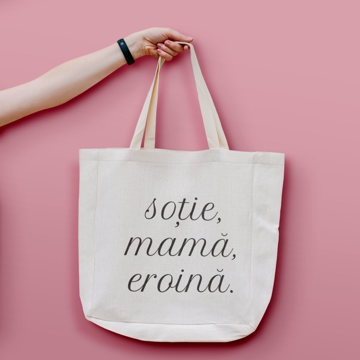 Spodnie z nadrukiem na zamówienie – Żona, Mama, Bohaterka.