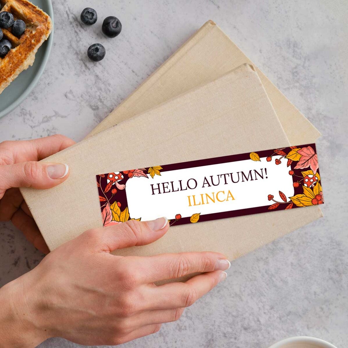 Spersonalizowana zakładka z napisem – Hello Autumn!