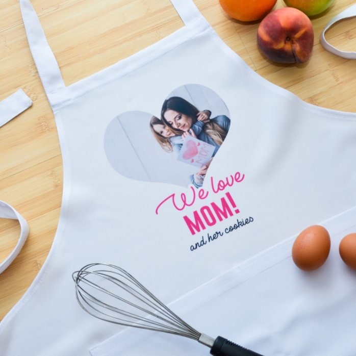 Fartuch z indywidualnym nadrukiem ze zdjęciem i napisem – We Love