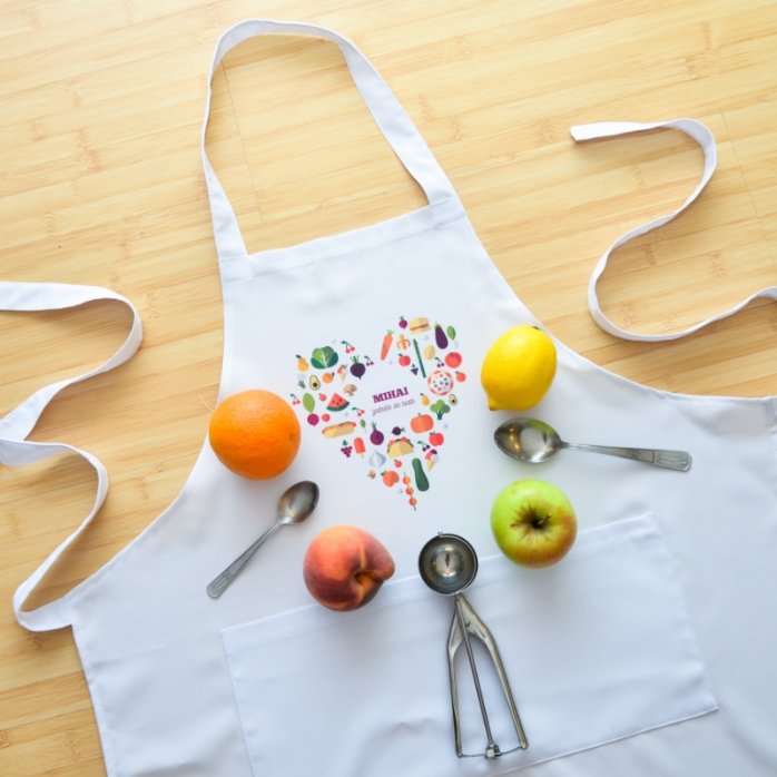 Customised apron with text - heart food model