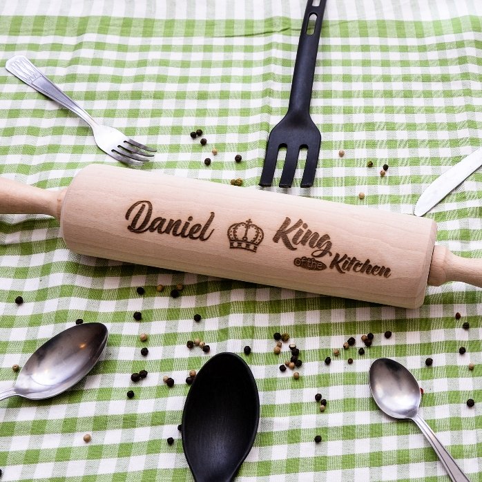 Drewniany wyciskacz do cytryn z personalizacją – King of the Kitchen