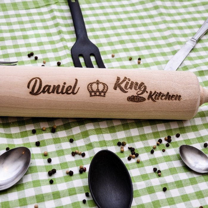 Drewniany wyciskacz do cytryn z personalizacją – King of the Kitchen