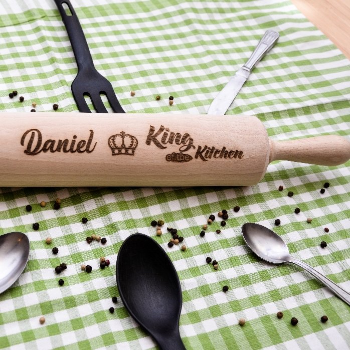 Drewniany wyciskacz do cytryn z personalizacją – King of the Kitchen