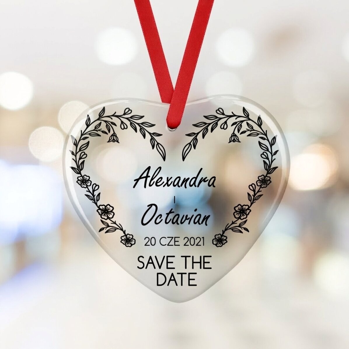 Spersonalizowana ozdoba w kształcie serca z napisem – „Save the Date”