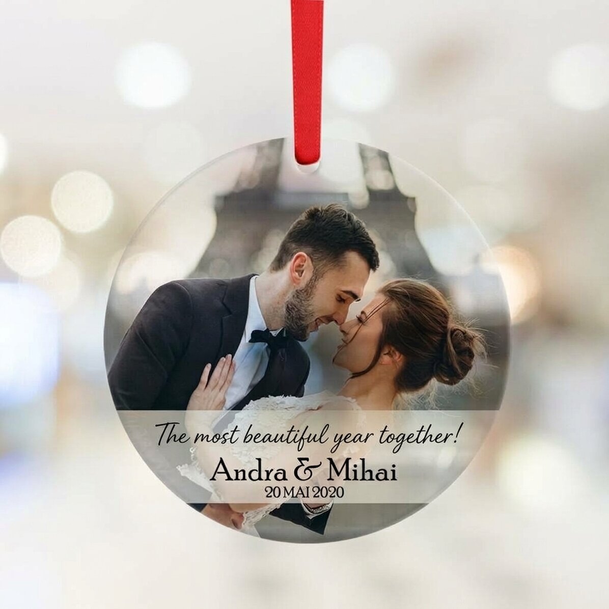 Okrągła ozdoba z indywidualnym napisem i zdjęciem – Celebrate love