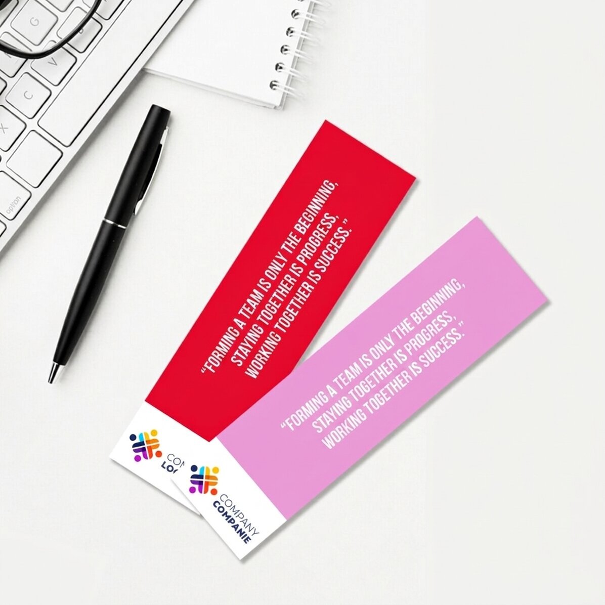 Spersonalizowana zakładka z tekstem i logo