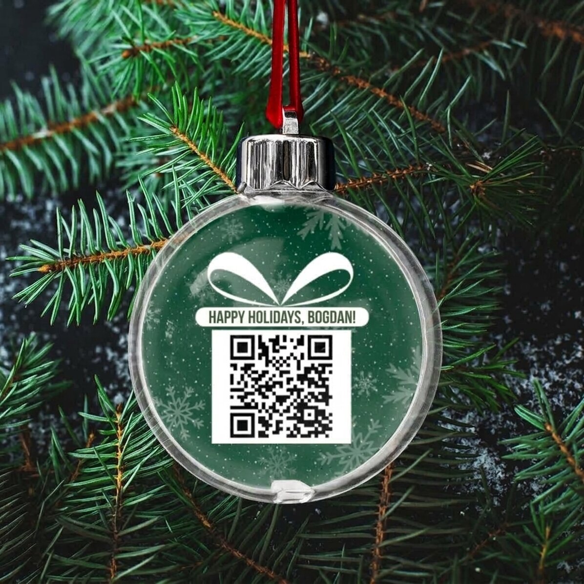 Przezroczysta kula z personalizowanym nadrukiem po obu stronach, ze zdjęciem i kodem QR