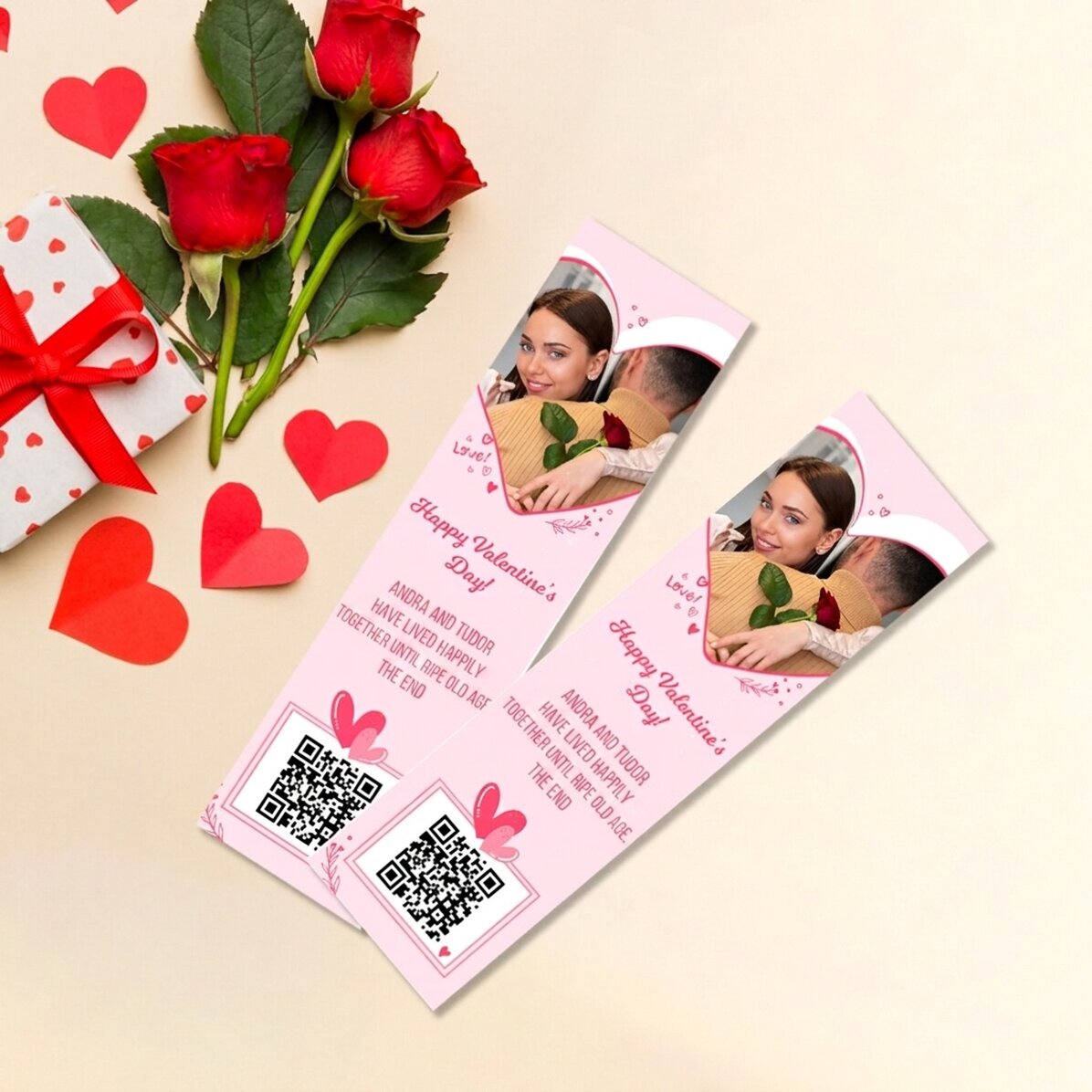 Spersonalizowana zakładka ze zdjęciem, tekstem i kodem QR – Love