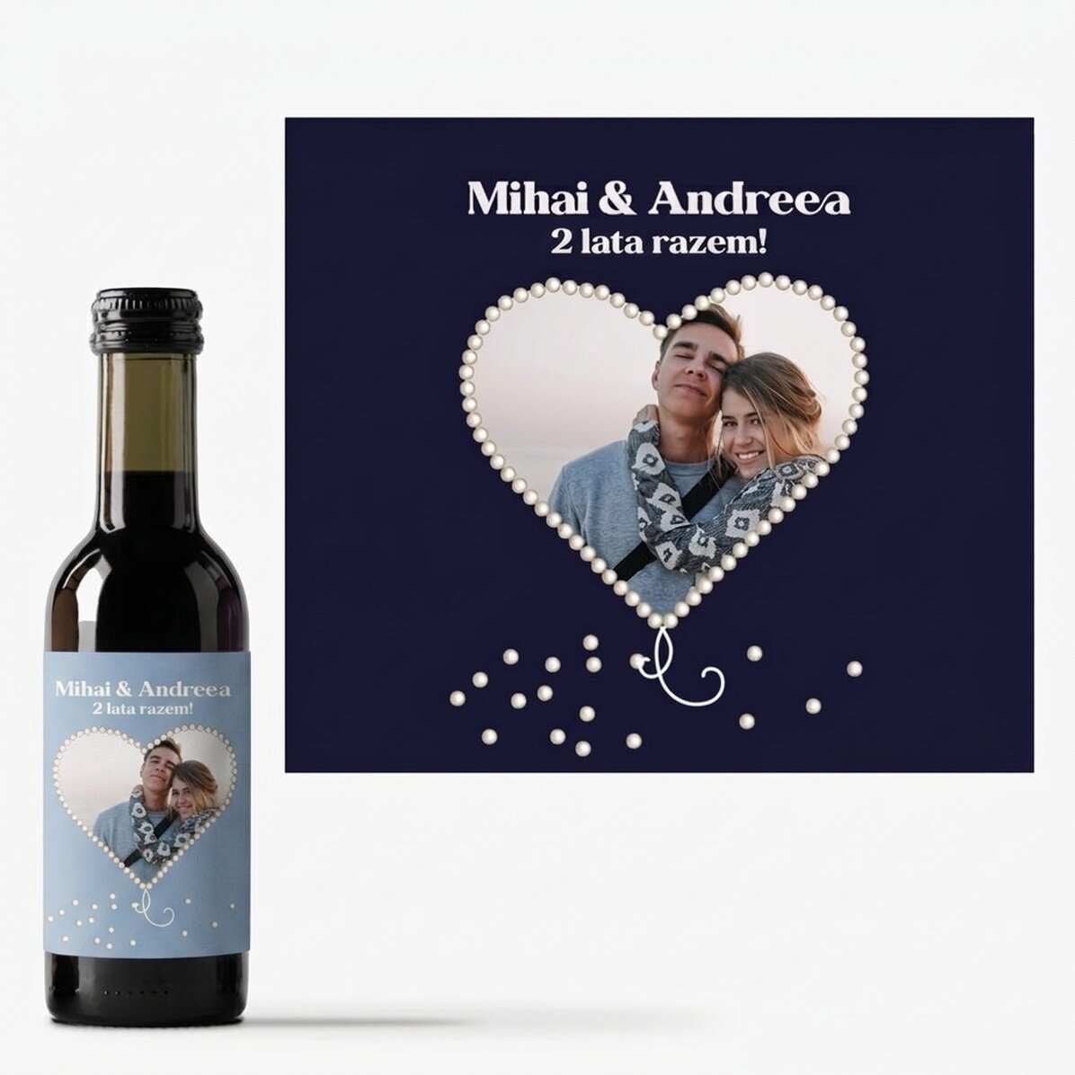 Mała buteleczka wina z personalizowanym zdjęciem w kształcie serca z perłowym wykończeniem