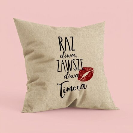 Spersonalizowana poduszka z napisem – Diva – W