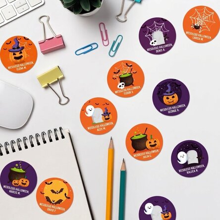 Zestaw 12 okrągłych naklejek (samoprzylepnych etykiet) z indywidualnym napisem – Halloween