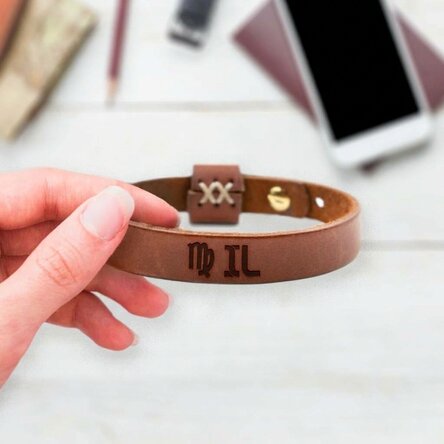 Spersonalizowana skórzana bransoletka z inicjałami i znakiem zodiaku Panna