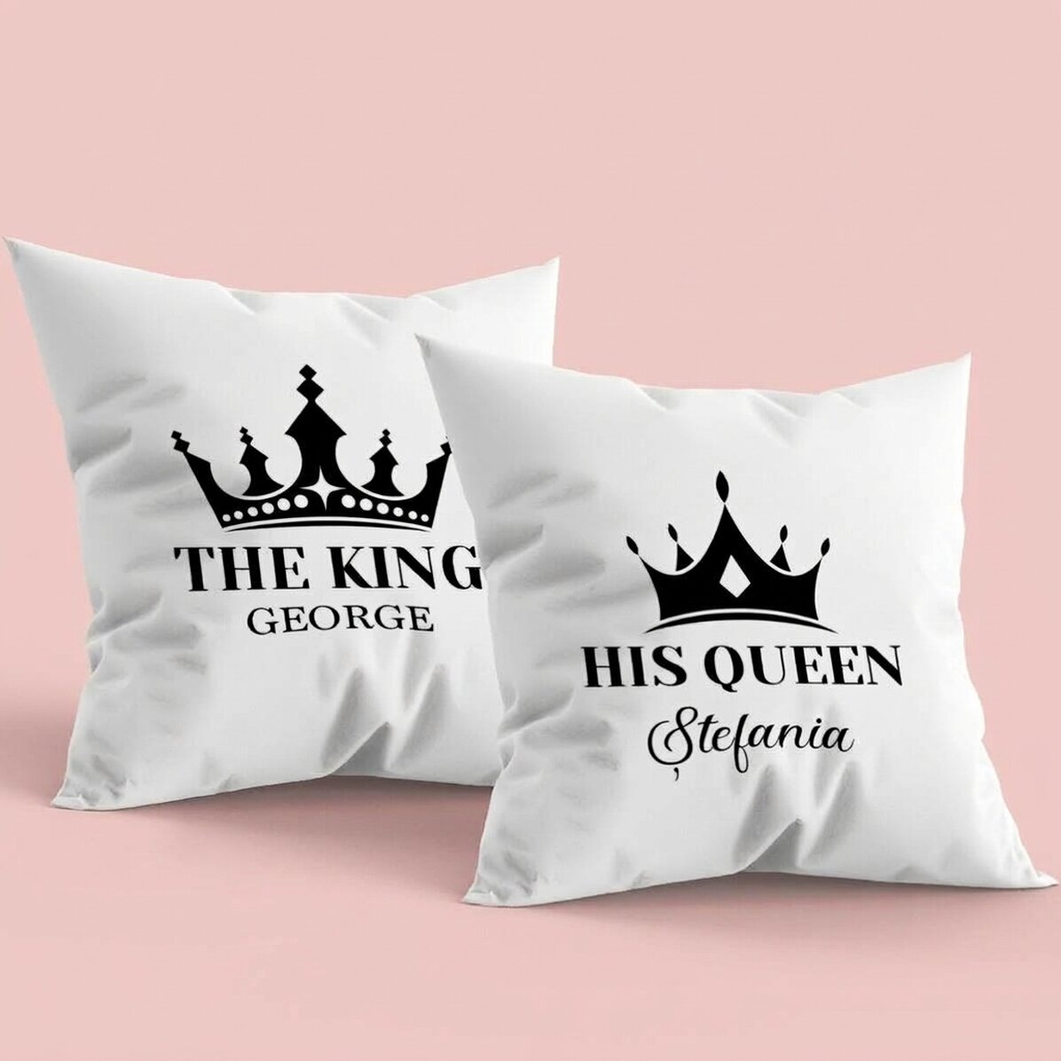 Zestaw 2 poduszek z indywidualnym nadrukiem – The King & His Queen
