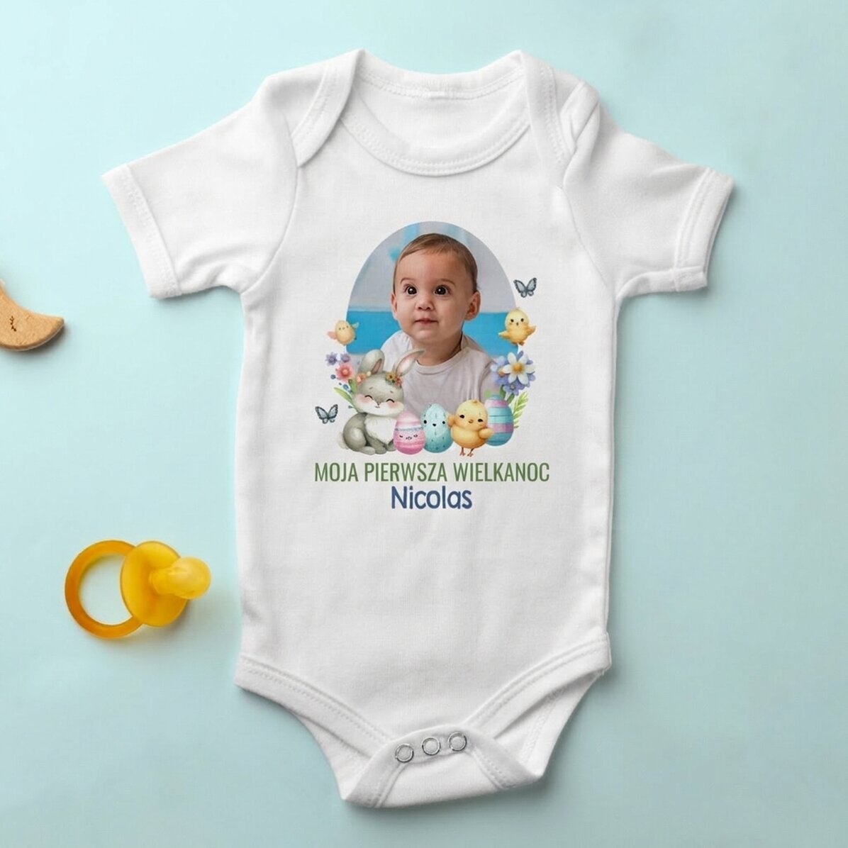 Body dla dzieci z nadrukiem zdjęcia i napisem – Moje pierwsze Wielkanoc