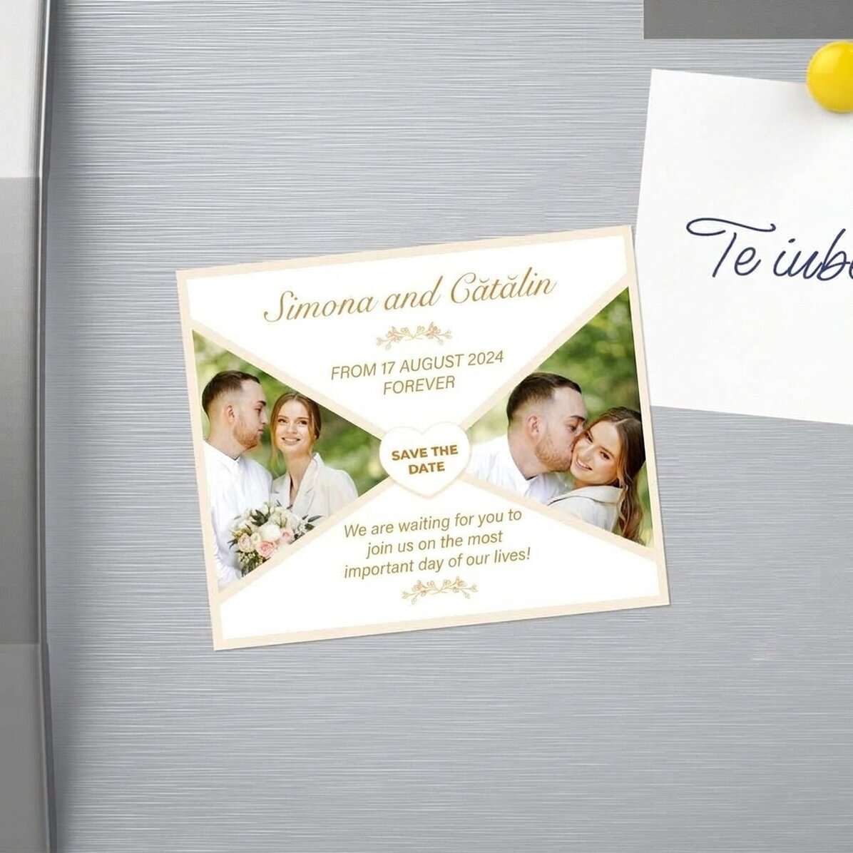 Spersonalizowany magnes o wymiarach 12 x 10 cm z 2 zdjęciami i tekstem – „Save the date”
