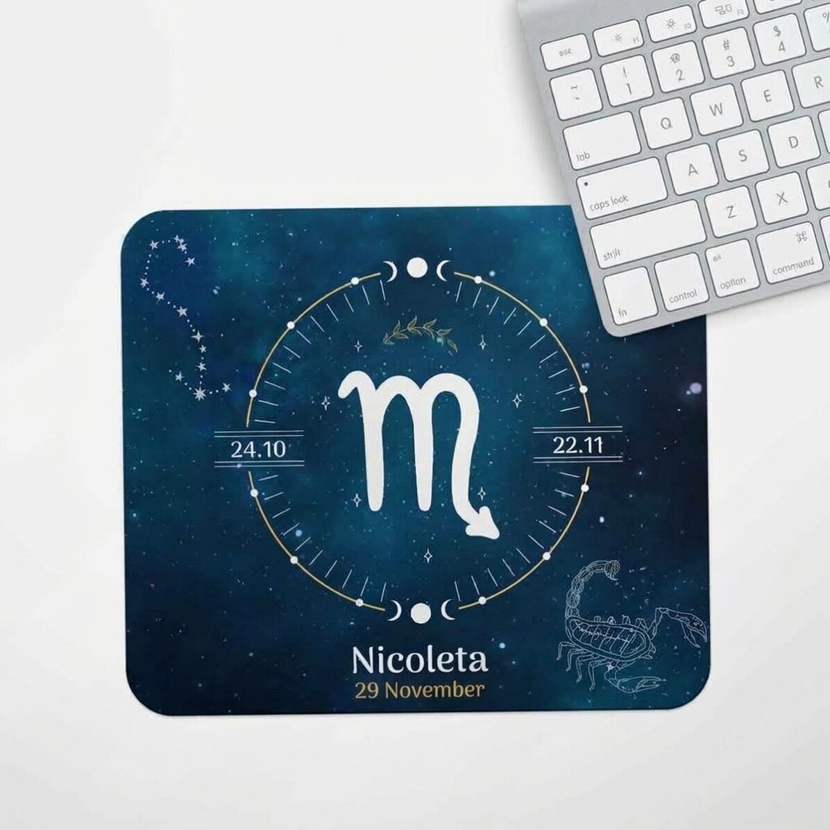 Spodek pod mysz z indywidualnym napisem – znak zodiaku Skorpion