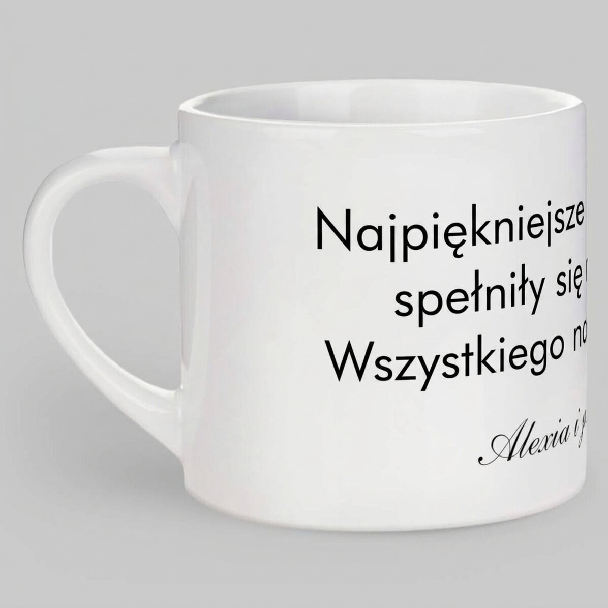 Spersonalizowany kubek do espresso z napisem – wiadomość dla bliskich